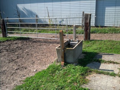 Befestigte Umgebung von Tränkestellen und Eingängen